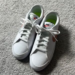 Nike Womens Court Legacy, size 10, never worn
